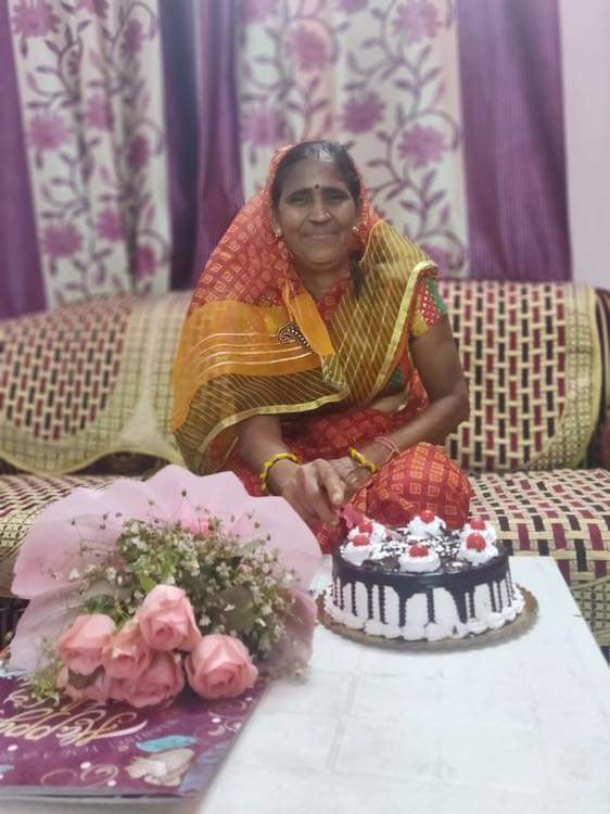 rj kartik mother