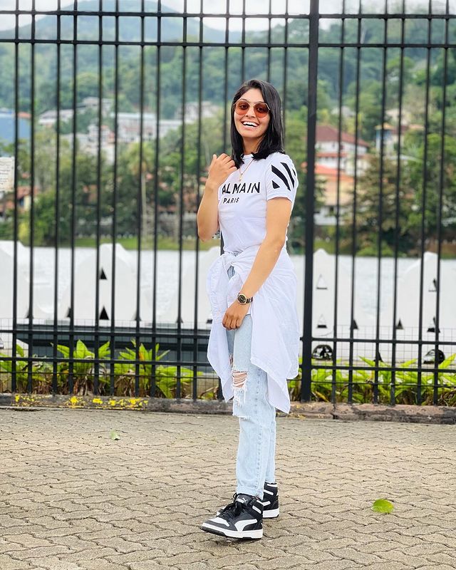 Harleen Kaur Deol height
