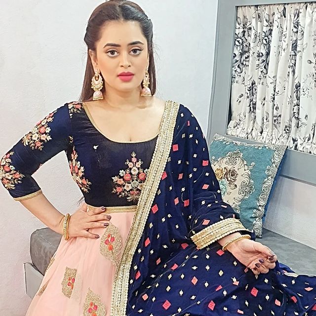 Bebika Dhurve bio