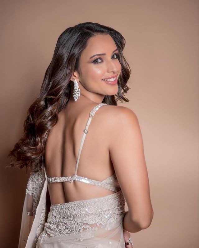  Tripti Dimri age